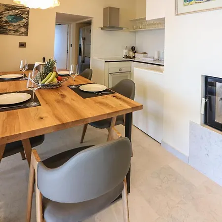 Amazing Apartment In Opatija With Wifi And 2 Bedrooms * Опатия